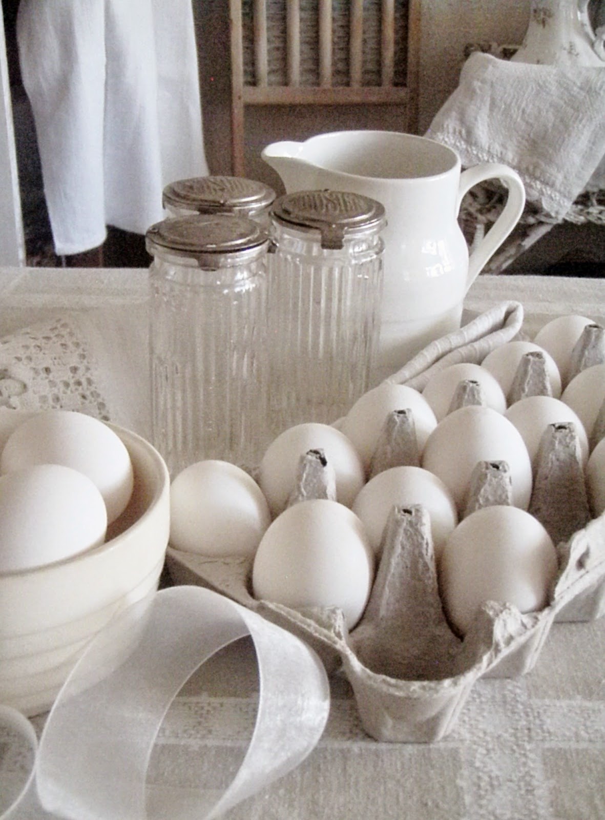 Cabin & Cottage Farmhouse White Eggstravaganza