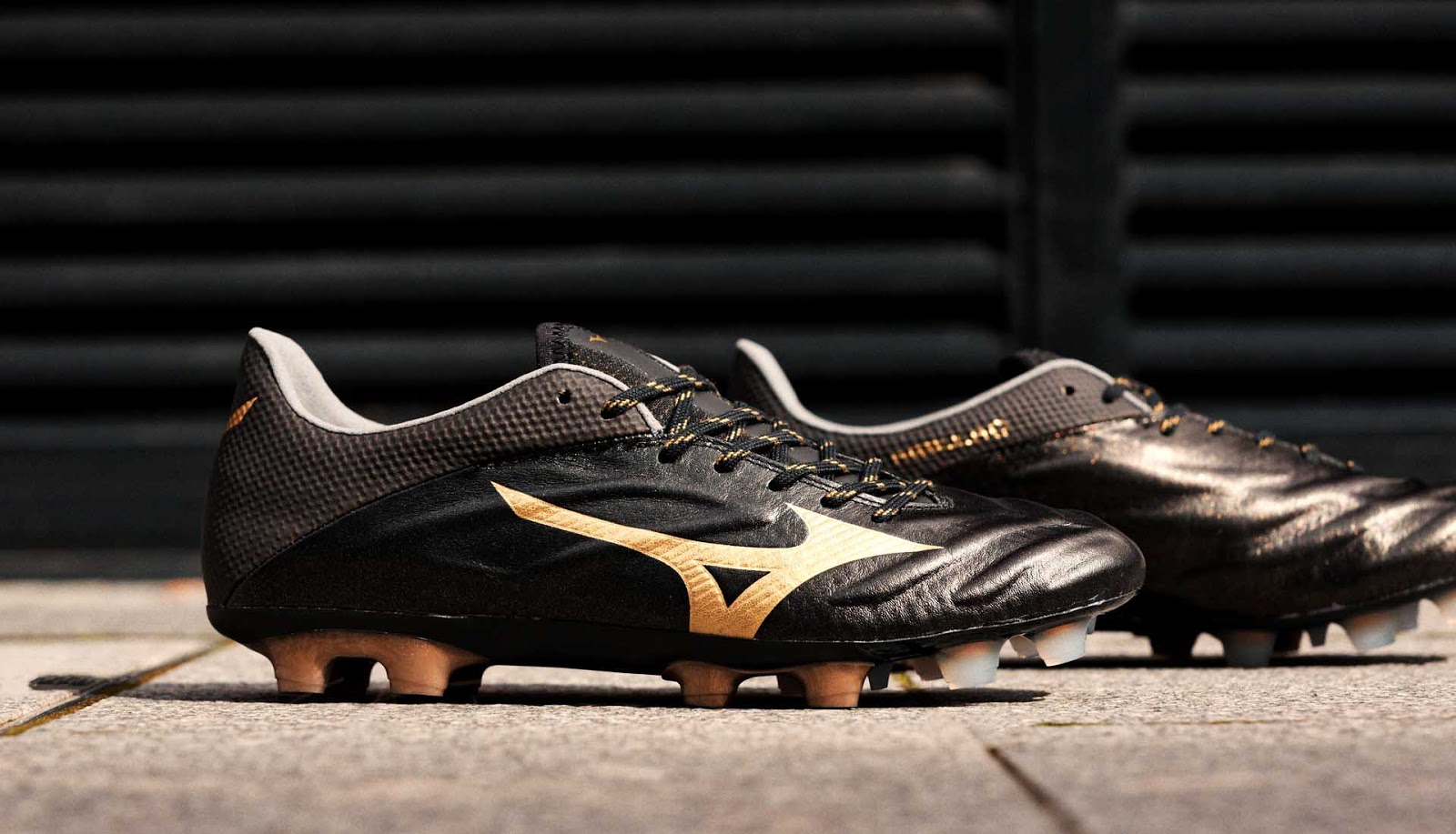 best mizuno football boots