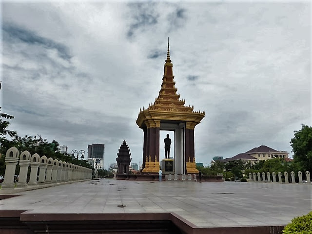 Monumento al Rey Norodom Sihanuk Monumento al Rey Norodom Sihanuk