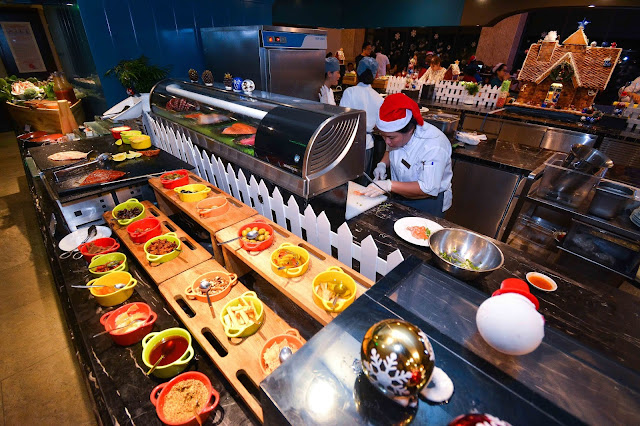 Ảnh: Tiệc giáng sinh 'đủ đầy' tại Four Points by Sheraton Đà Nẵng Ảnh: Tiệc giáng sinh 'đủ đầy' tại Four Points by Sheraton Đà Nẵng