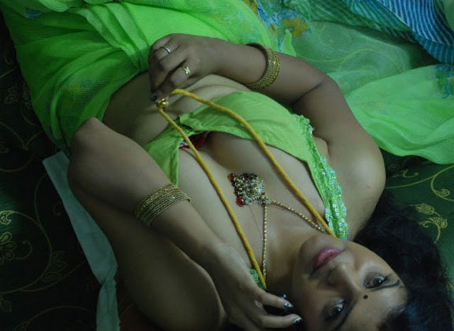 Indian Aunty Hot Photos Without Saree  Walpapers -6602