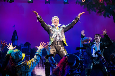 Review: SOMETHING ROTTEN Blows the Roof Off the Ahmanson 