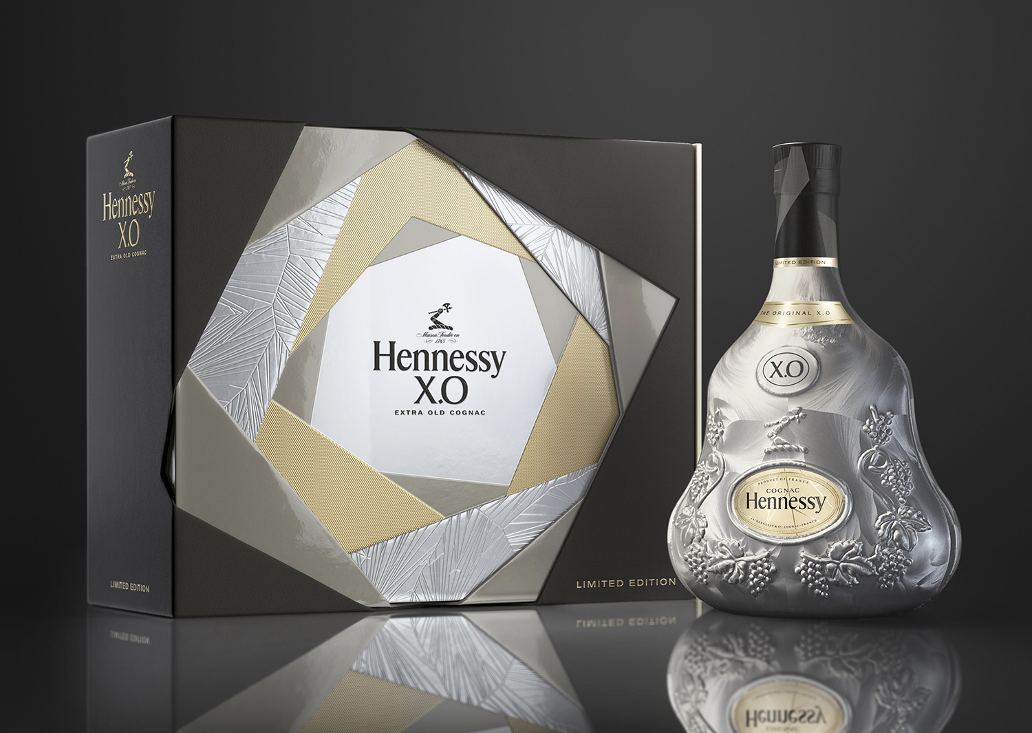 Hennessy X.O Extra Old Cognac Limited Edition on Packaging of the World