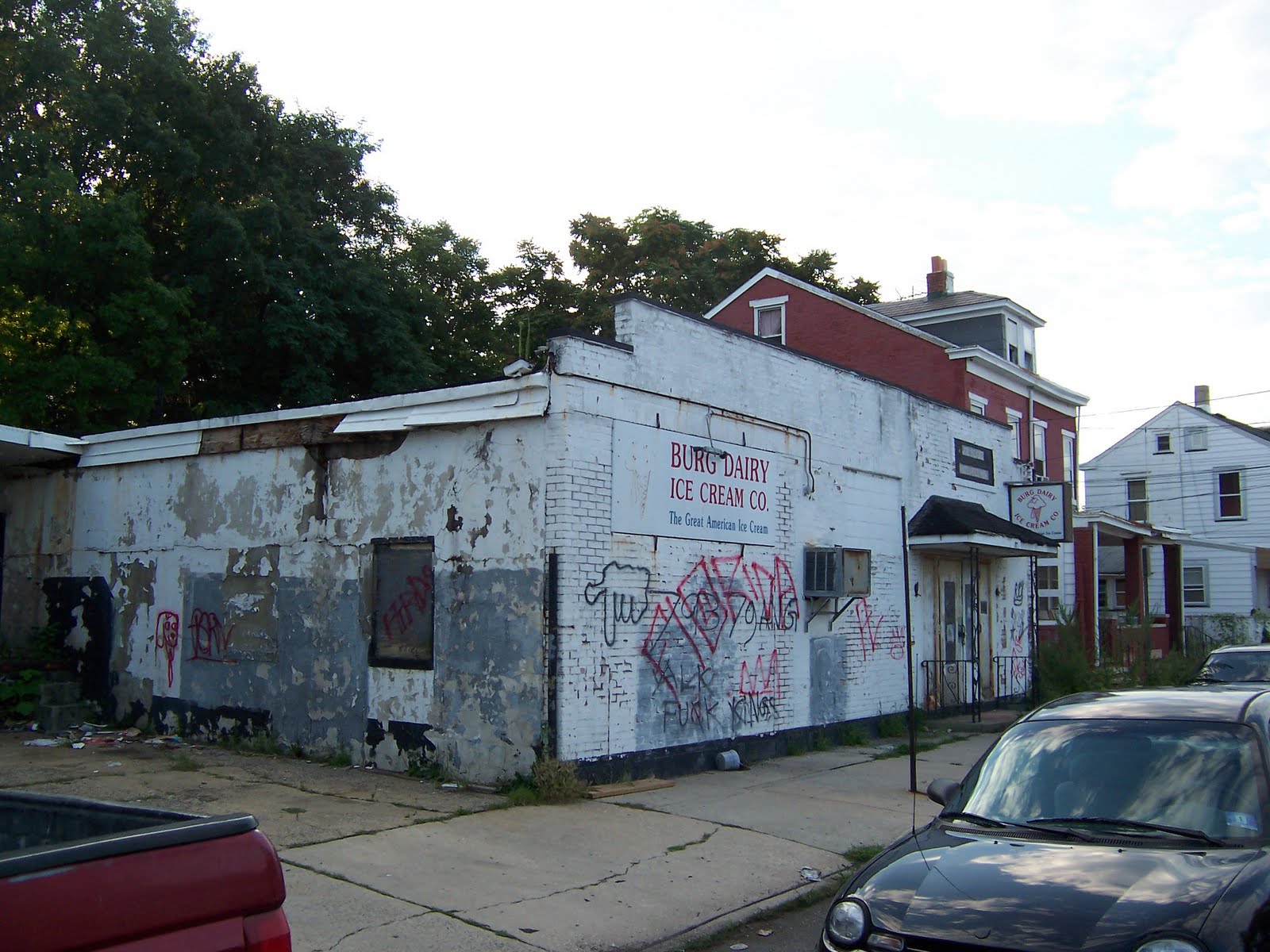 Macks Truck of Wisdom The Burg Dairy, Home Avenue, South Trenton