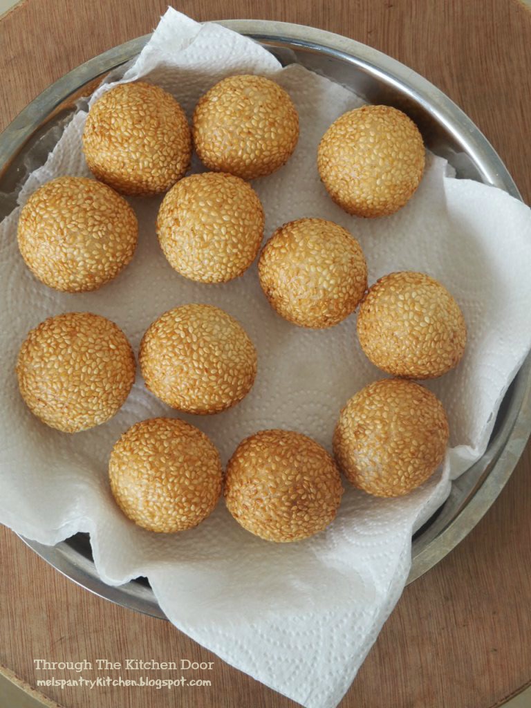Through The Kitchen Door Deep Fried Sesame Balls / "Jin Dui" 煎堆