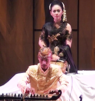 Kesenian-Kebudayaan-asli-Tradisional-Khas-Sunda-Daerah-Jawa-Barat