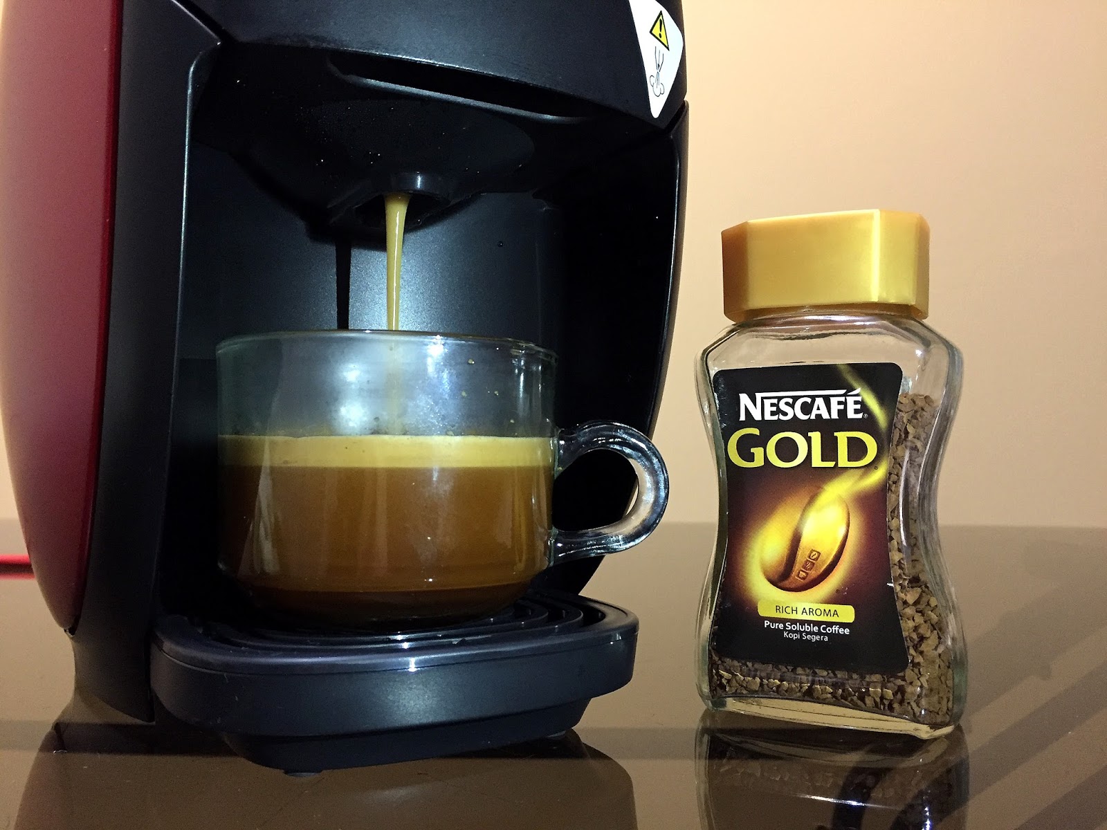 Nescafe gold barista style. Нескафе Голд Barista Latte Style. Nescafe Gold Barista. Nescafe Gold Premium Blend. Нескафе бариста стайл 75.