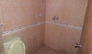 Kamar mandi lantai 2 Kamar mandi lantai 2