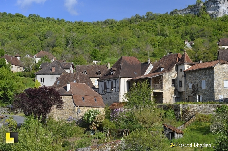 le village d'Autoire dans le Lot photo pascal blachier
