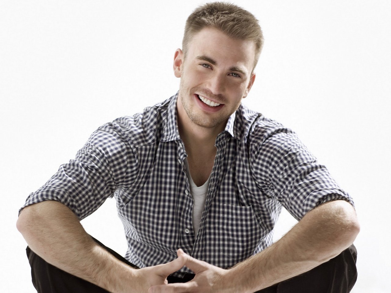 Chris Evans Actor Profile And New Photos 2012 Hollywood