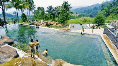 Mata Air Cijanun di Gunung Burangrang