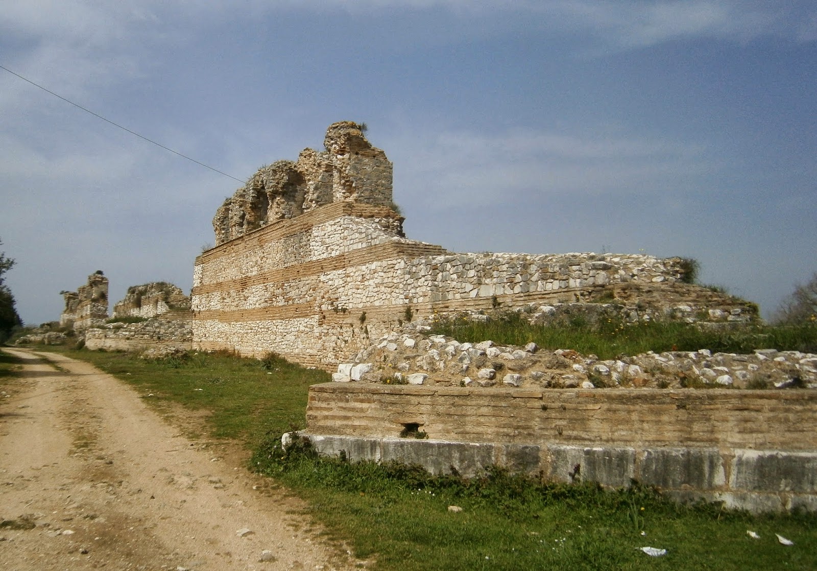 τα παλαιοχριστιανικά τείχη της Νικόπολης