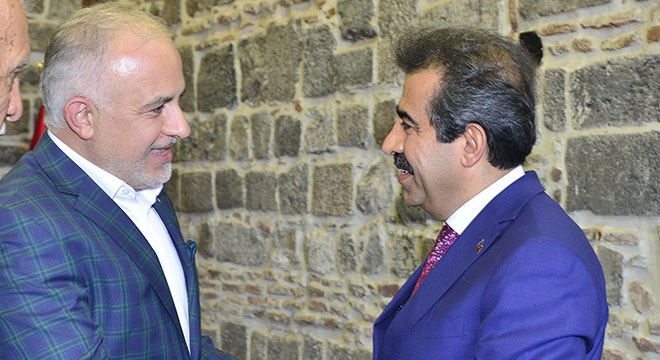 Diyarbakır Valisi Hasan Basri Güzeloğlu, Kızılay Genel Başkanı Kerem Kınık'ı kabul etti Diyarbakır Valisi Hasan Basri Güzeloğlu, Kızılay Genel Başkanı Kerem Kınık'ı kabul etti