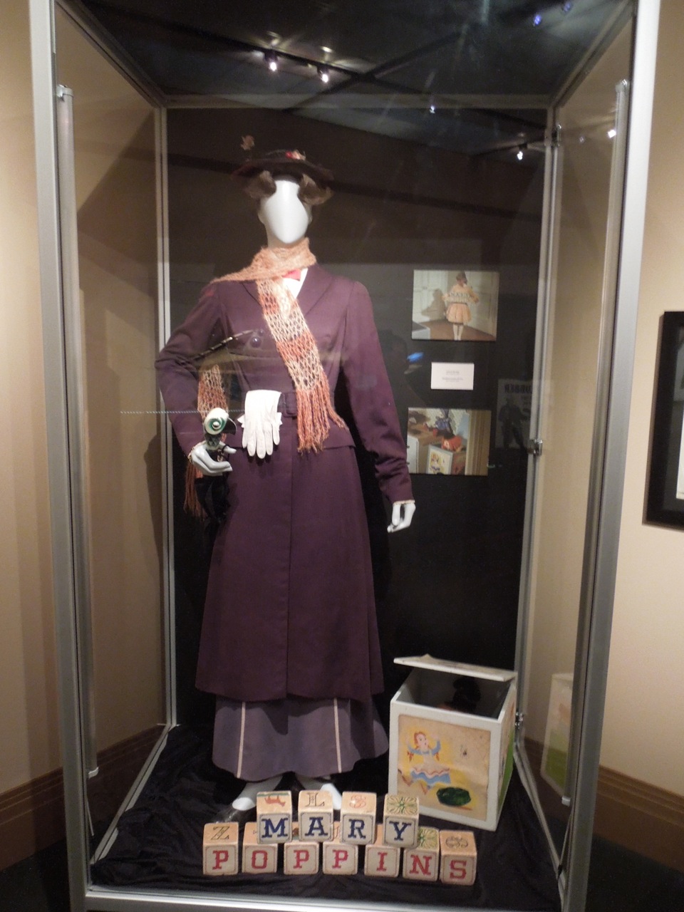 Hollywood Movie Costumes and Props: Julie Andrews iconic Mary Poppins