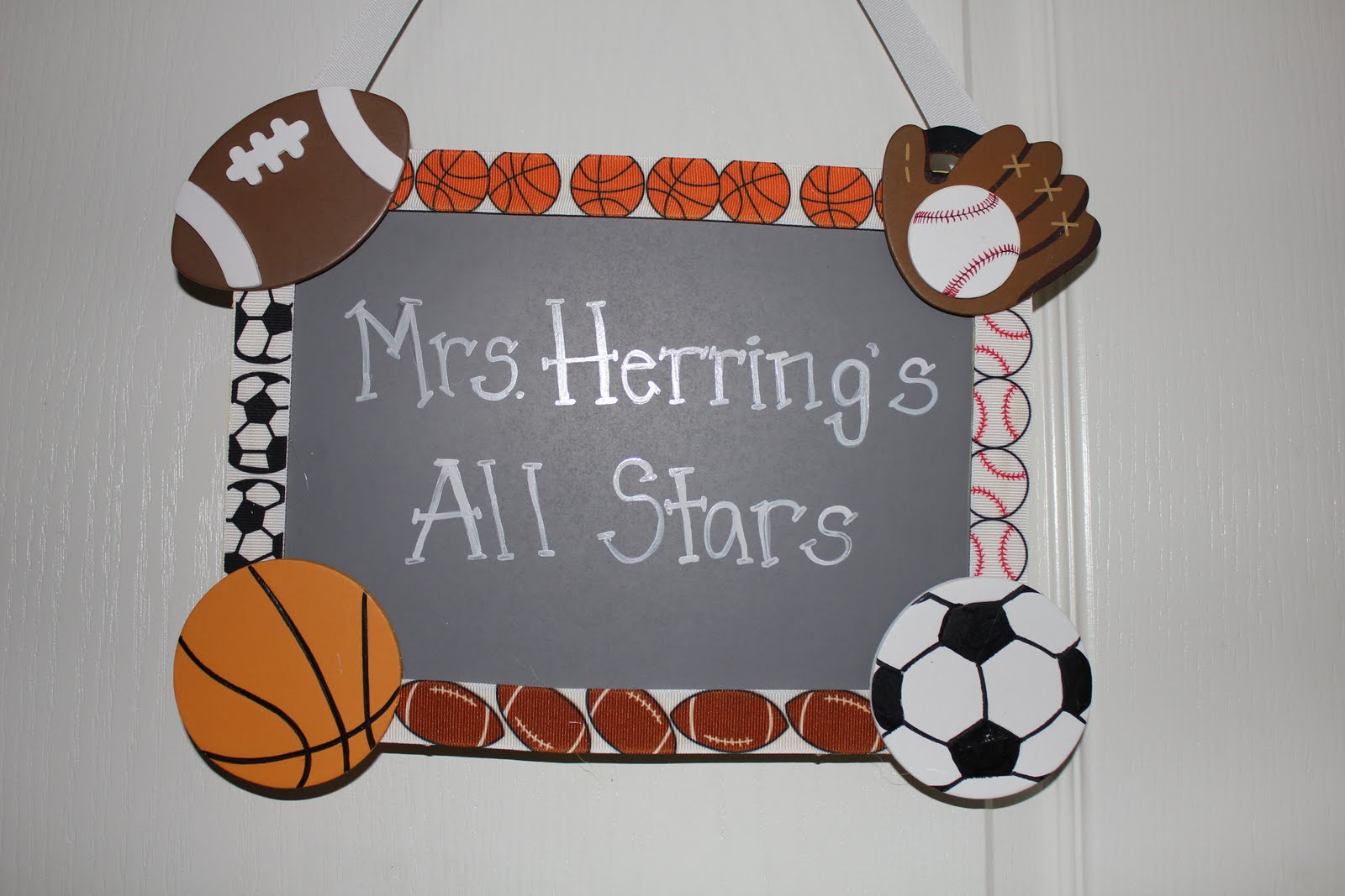 simply-made-with-love-back-to-school-classroom-welcome-sign