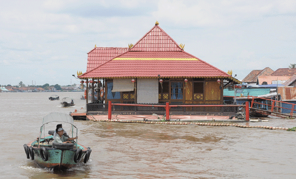 Ibu tunggal build this . Cost RM4k