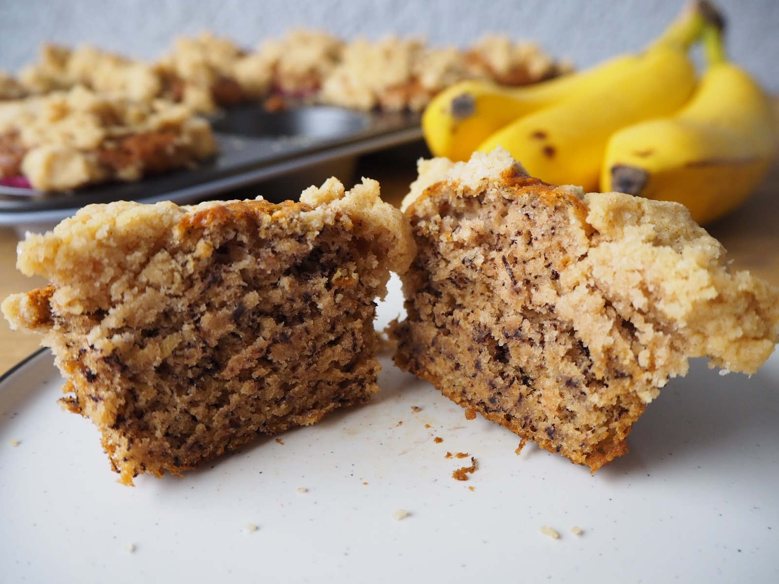 Kein krummes Ding: Vegane Bananenmuffins mit Knusperstreuseln