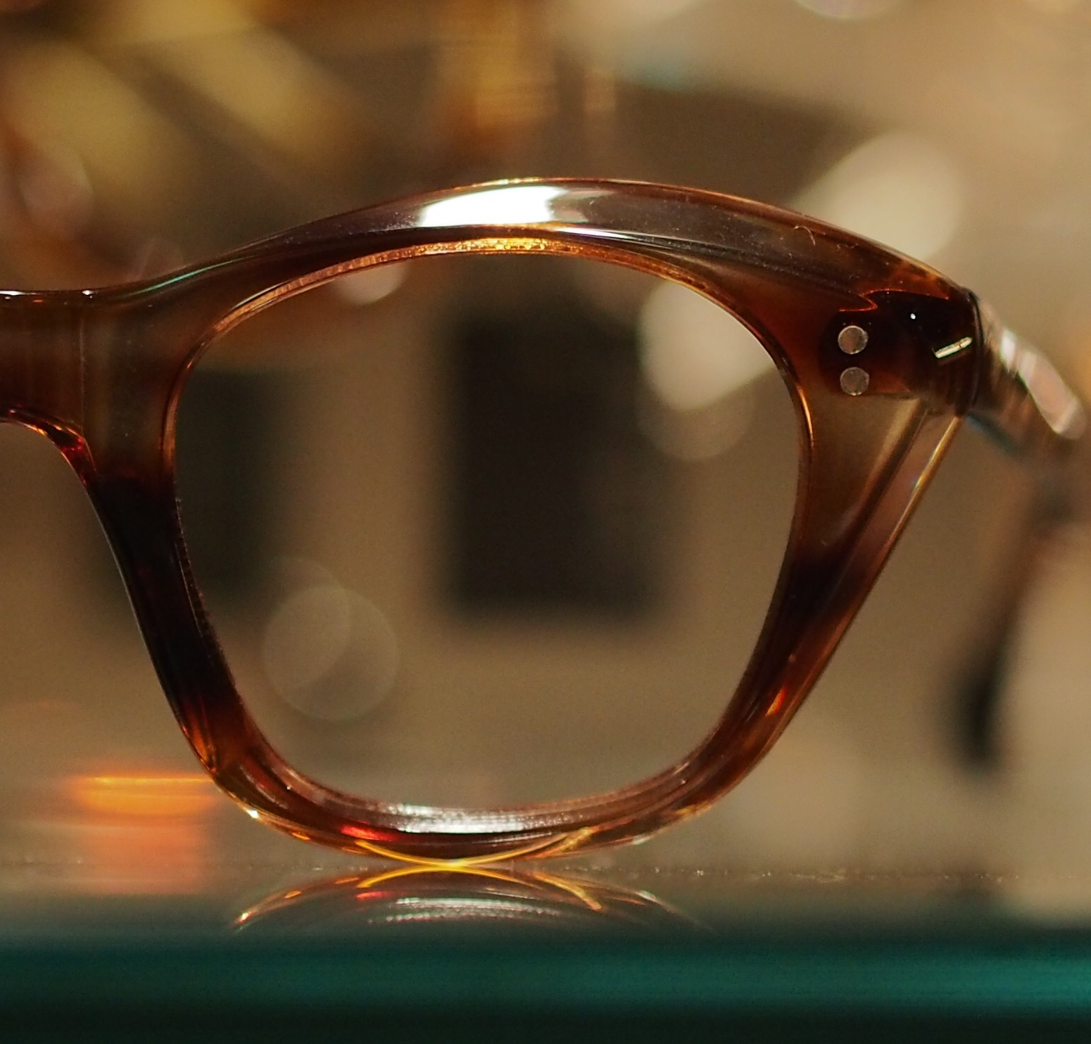 SPEAKEASY: カッティングが美しい50年代フレームフランスのヴィンテージメガネ