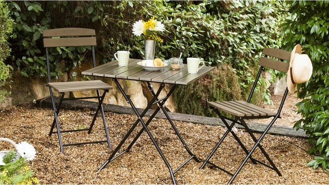 simple modern outdoor furniture for small garden