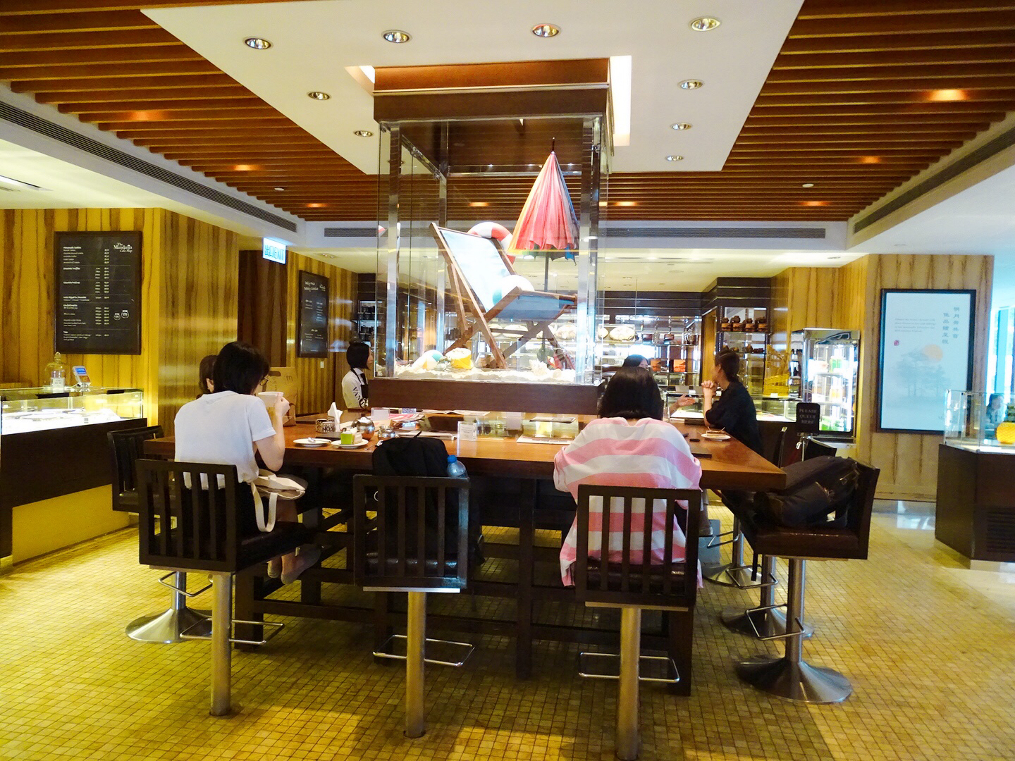 The Mandarin Cake Shop (Hong Kong, CHINA) ★★★☆☆ A traveling foodie's