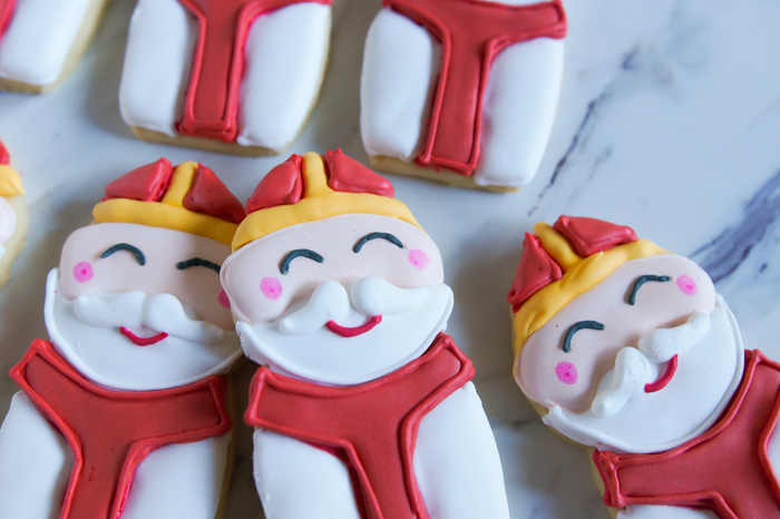 St. Nicholas' Day Decorated Cookies ♥ bakeat350.net