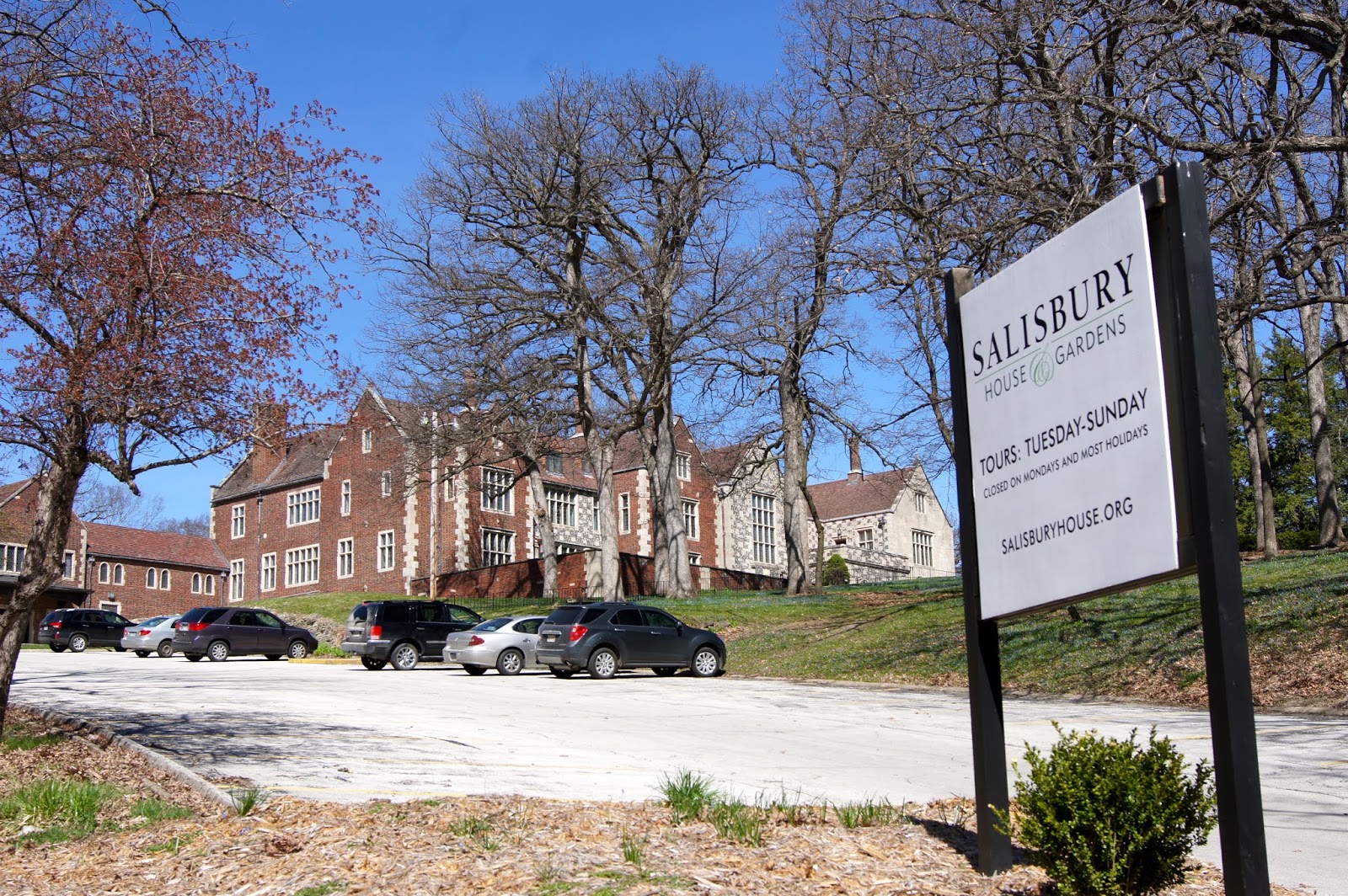 Who will make me laugh Des Moines Manor in the Oaks......