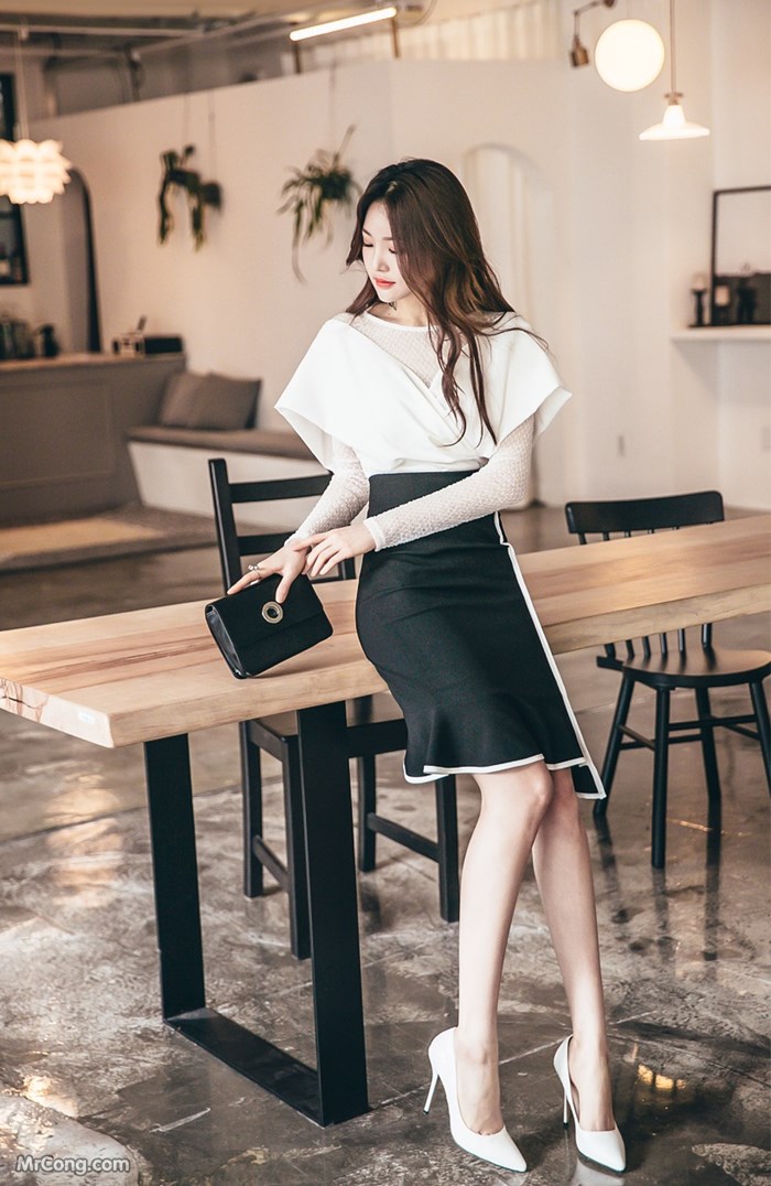 Beautiful Park Jung Yoon in a fashion photo shoot in March 2017 (775 photos) photo 37-11