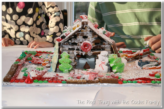 Christmas Activities: Gingerbread House