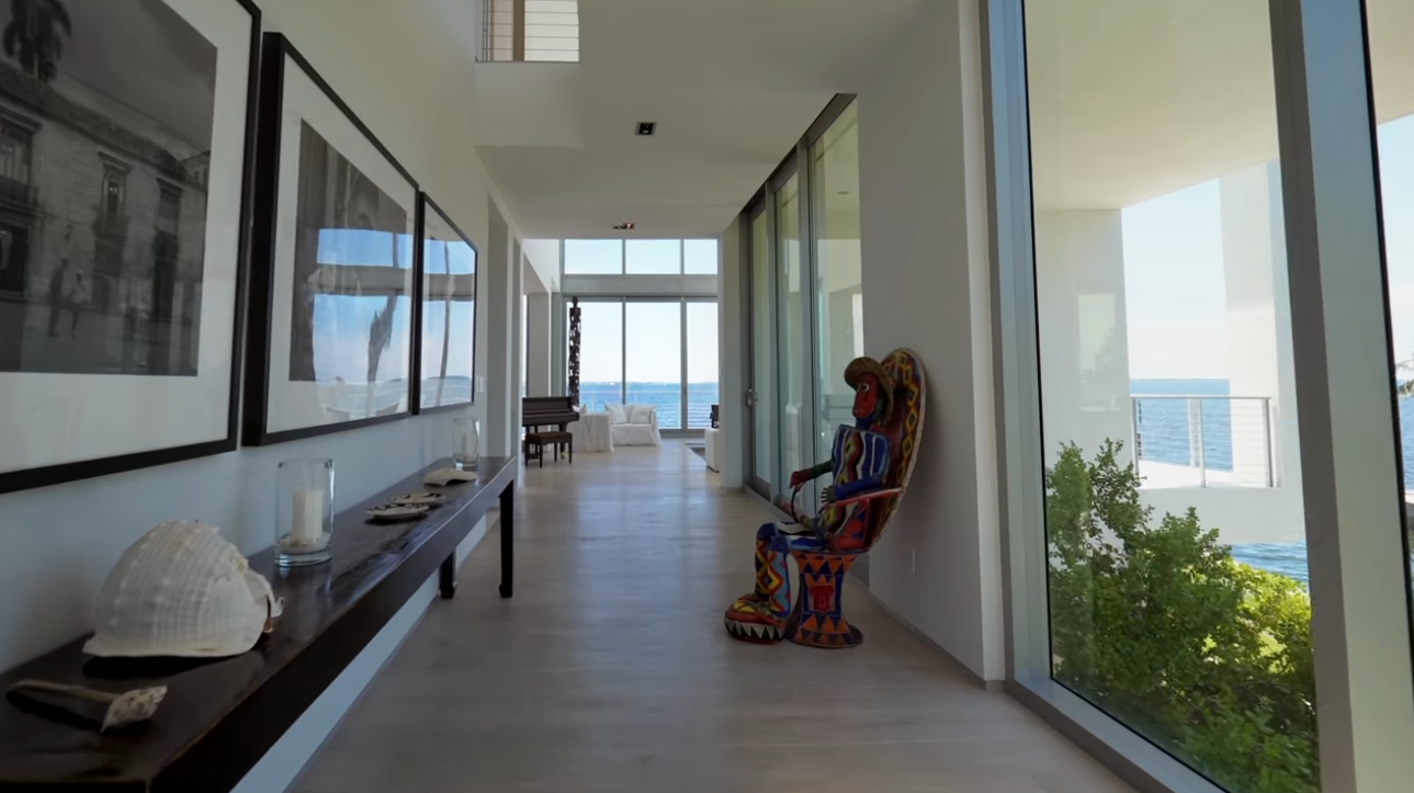 29 Photos vs. 3550 Matheson Ave | Miami - Contemporary Bayfront Property - Luxury Home & Interior Design Video Tour 29 Photos vs. 3550 Matheson Ave | Miami - Contemporary Bayfront Property - Luxury Home & Interior Design Video Tour