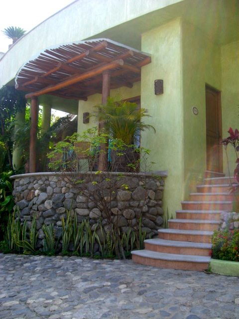 Mexican Homes & Gardens 4 - Walking from one place to another
