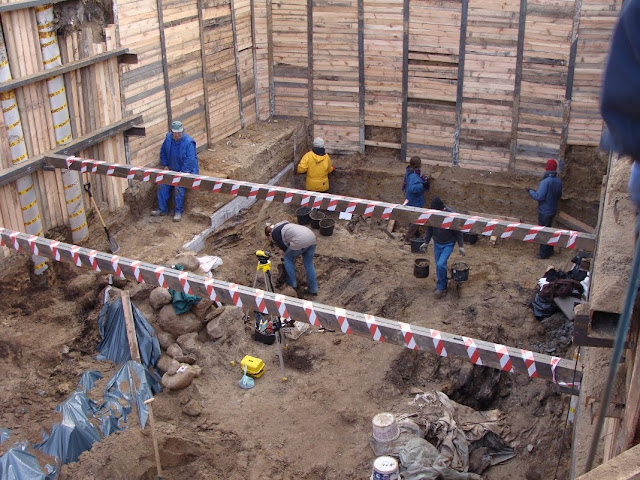 Budowa rezerwatu archeologicznego w Poznaniu, eksponującego przekrój wału piastowskiego grodu na Ostrowie Tumskim