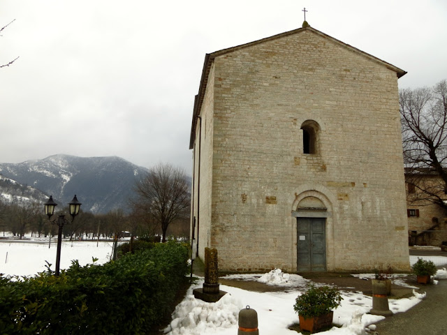 Acqualagna, l'Abbazia di San Vincenzo al Furlo