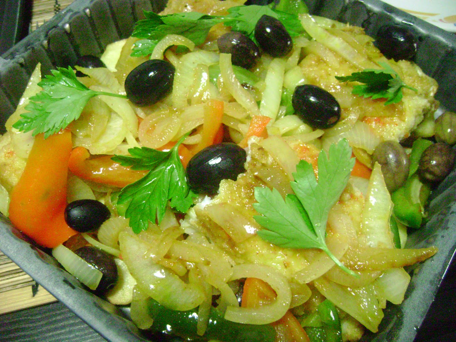 Culto da Mesa: Bacalhau no Forno com Pimentos e Coentros