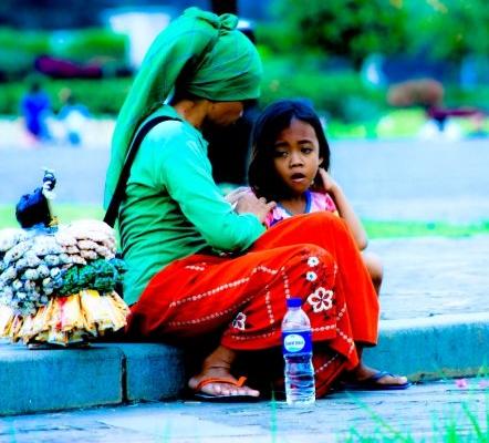 MOTIVASI HIDUP Kisah Ibu dan Tiga Kantong Beras MOTIVASI HIDUP Kisah Ibu dan Tiga Kantong Beras