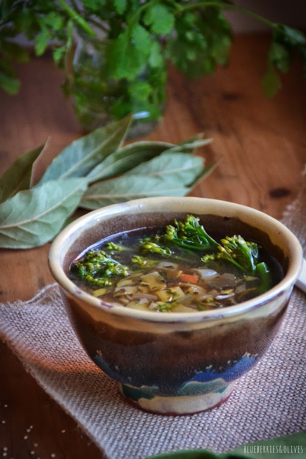 SOPA DE QUINOA, BIMI Y ESTRAGÓN