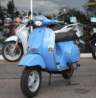 2016 LML Star Lite Review, Good-Looking Retro Scooter!