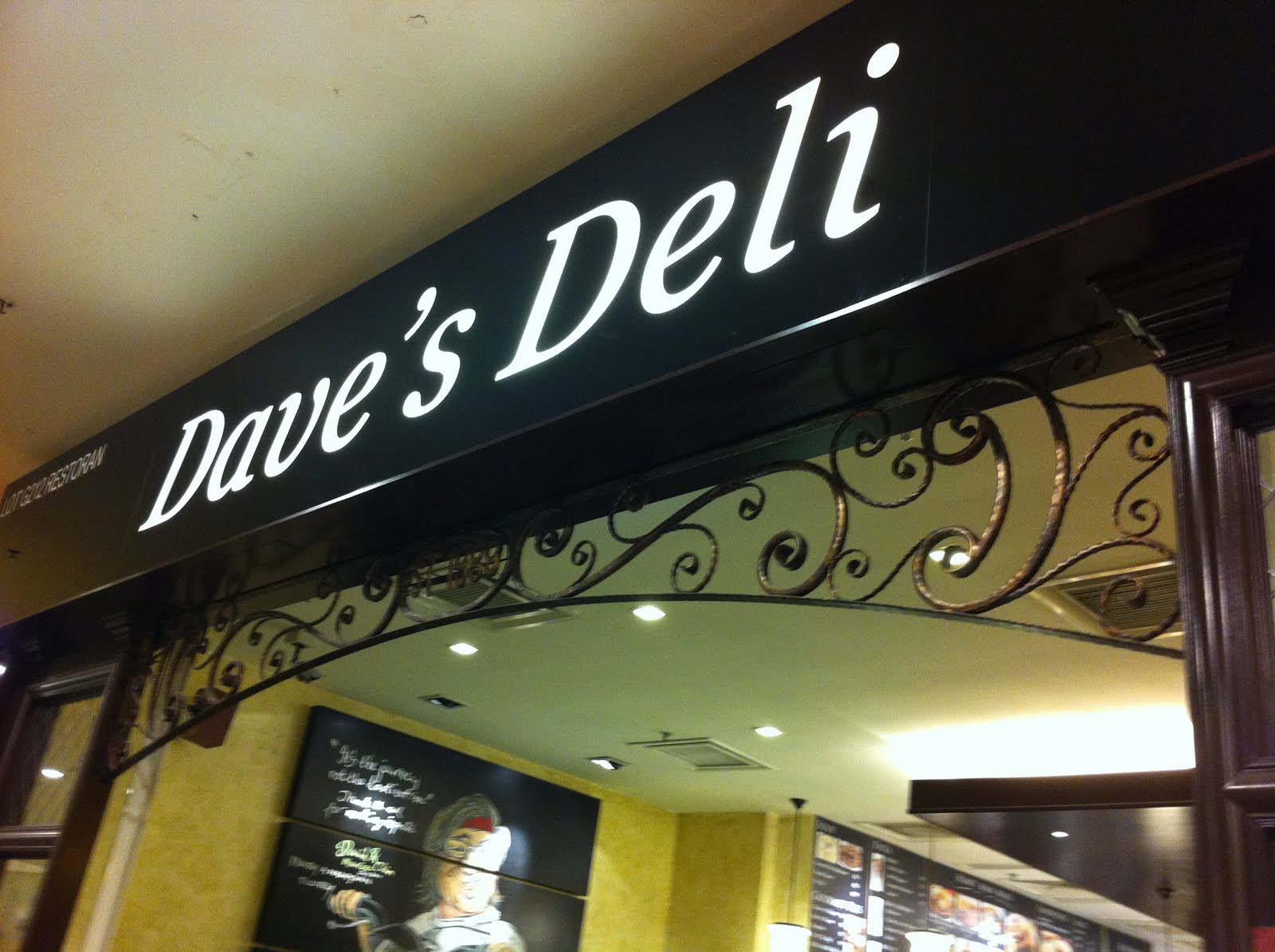 foodelicious Dave's Deli 1 Utama