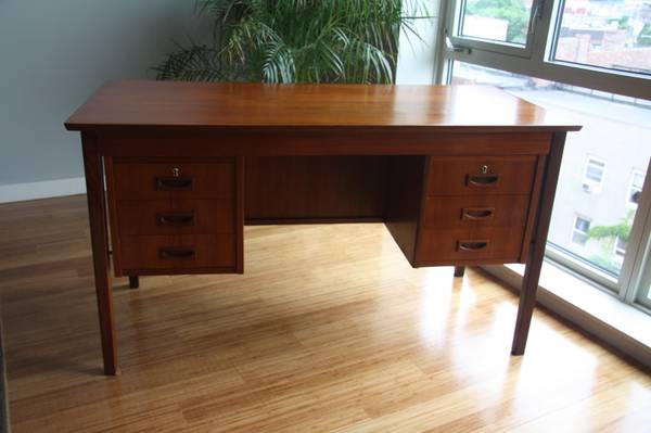 Crocodile Tears April 2017 Mid Century Modern Danish Desk 550 Boston Http Craigslist Org Gbs Fuo 3763810974 Html