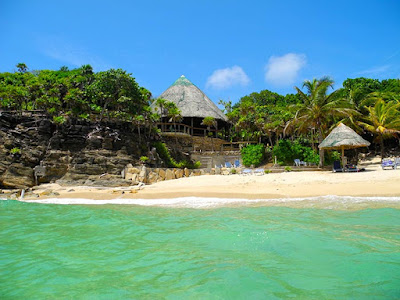 bliss beach, black iguana beach bar, paya bay resort, #payabay, #payabayresort, #blissbeachroatan, #clothingoptional, 