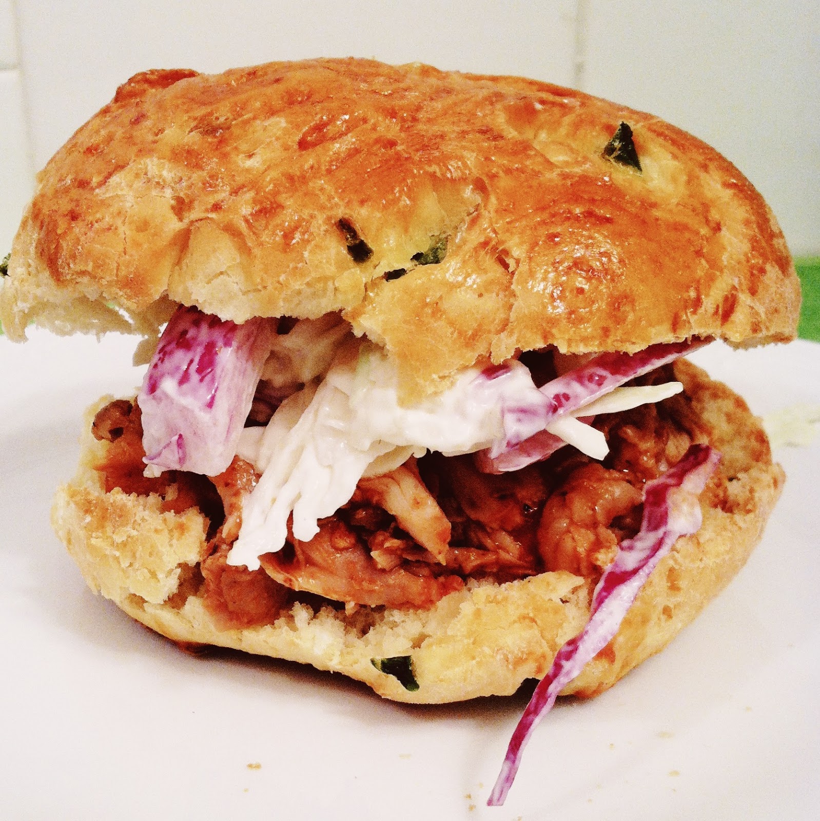 little kitchie crockpot spicy chicken + jalapeno cheddar buns