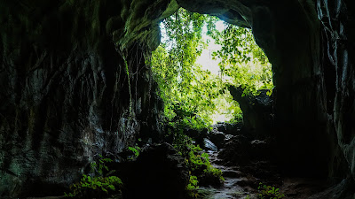 Tham Kang cave in Muang Ngoi