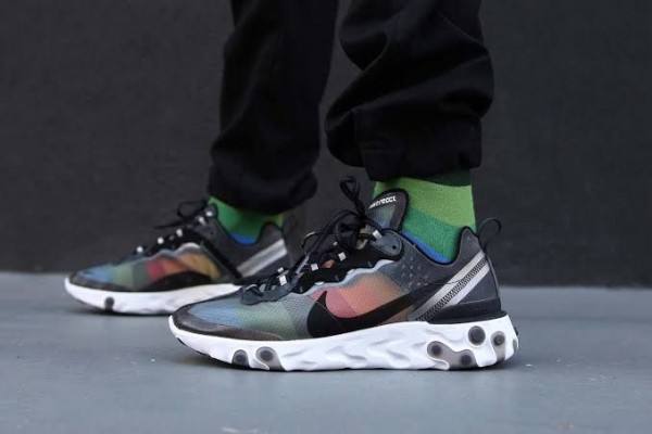 Jadi Favorit Ini Sneakers Paling Trendi Sepanjang 2019