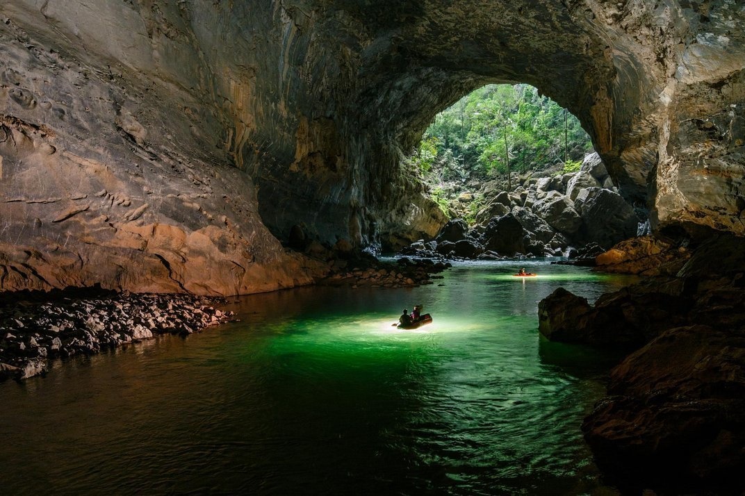 At some points, the ceiling of the cave is almost 200 feet high -- hard to believe that this exists entirely underground. - He Kayaked Through The World’s Largest River Cave. This Is What He Saw… At some points, the ceiling of the cave is almost 200 feet high -- hard to believe that this exists entirely underground. - He Kayaked Through The World’s Largest River Cave. This Is What He Saw…