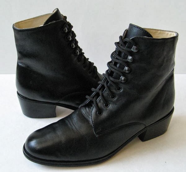 VINTAGE BLACK LEATHER GRANNY LACEUP BOOTS WOMENS SIZE 7