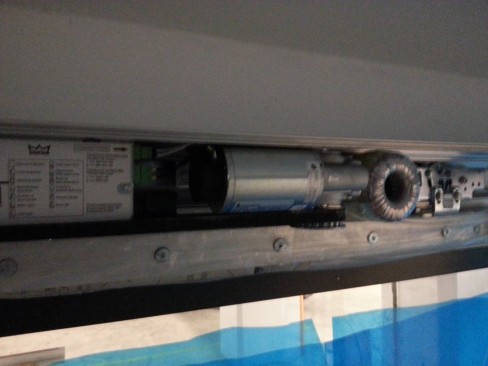 Двигатель dorma es200