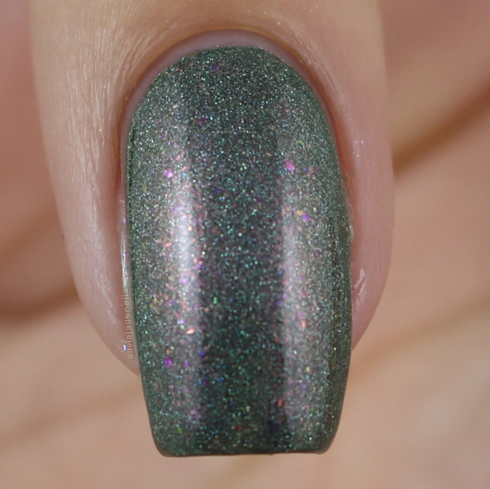 Emily de Molly LE87 swatched by Olivia Jade Nails