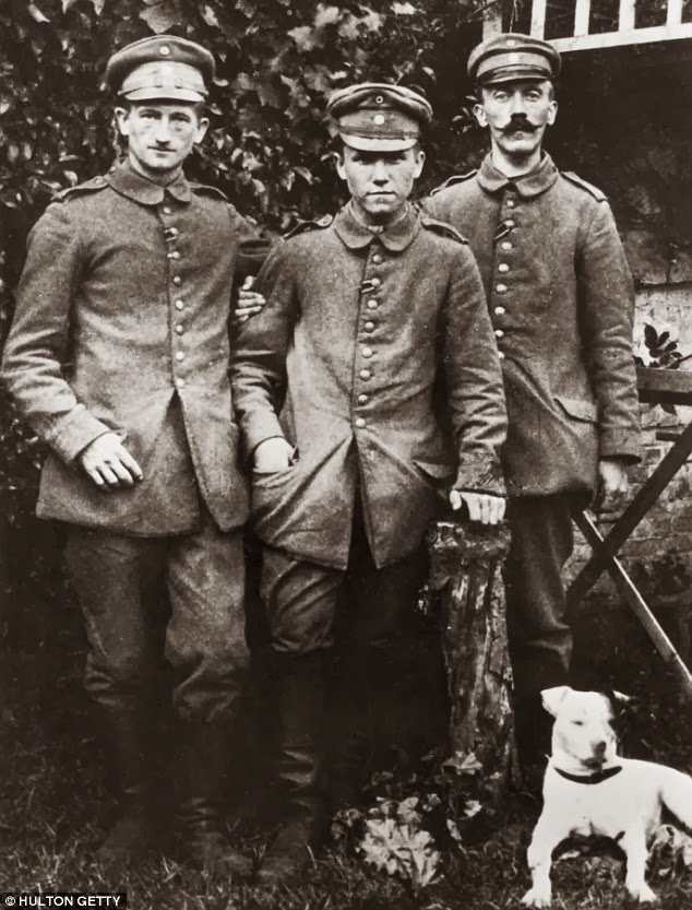 Portrait+of+Corporal+Adolf+Hitler+during