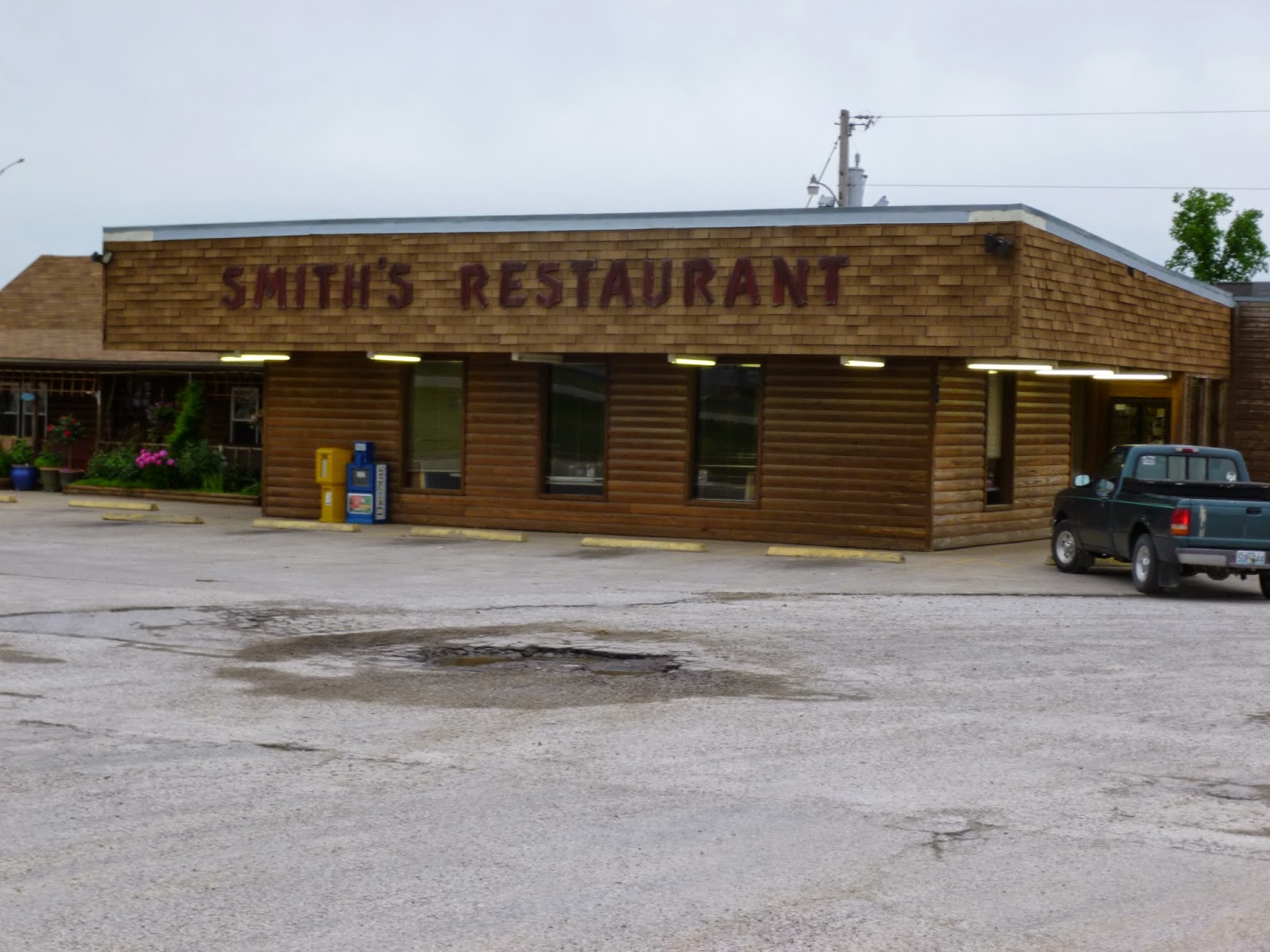 seniors walking across america POST 1320; MAY 14, 2014; HERMITAGE