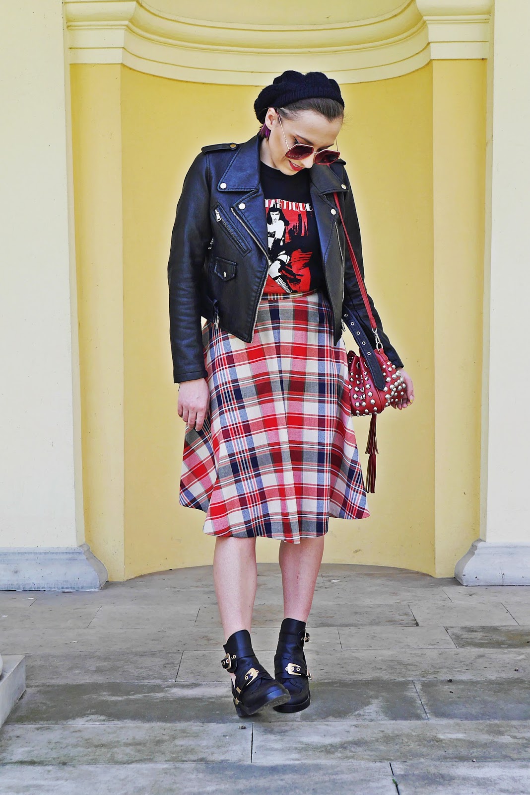 buty renee spódnica w kratę ramoneska skórzana beret karyn blog modowy 1_buty_renee_spodnica_w_krate_ramoneska_skorzana_beret_karyn_blog_modowy_120418
