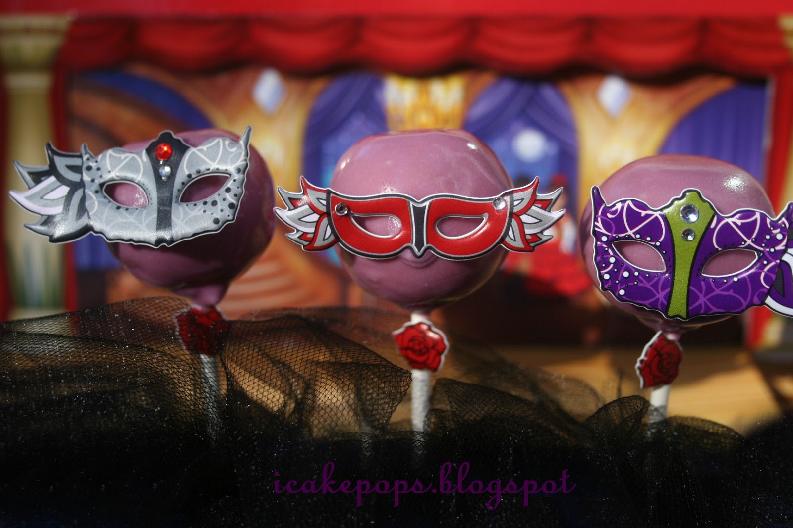 icakepops Masquerade Ball Cake Pops